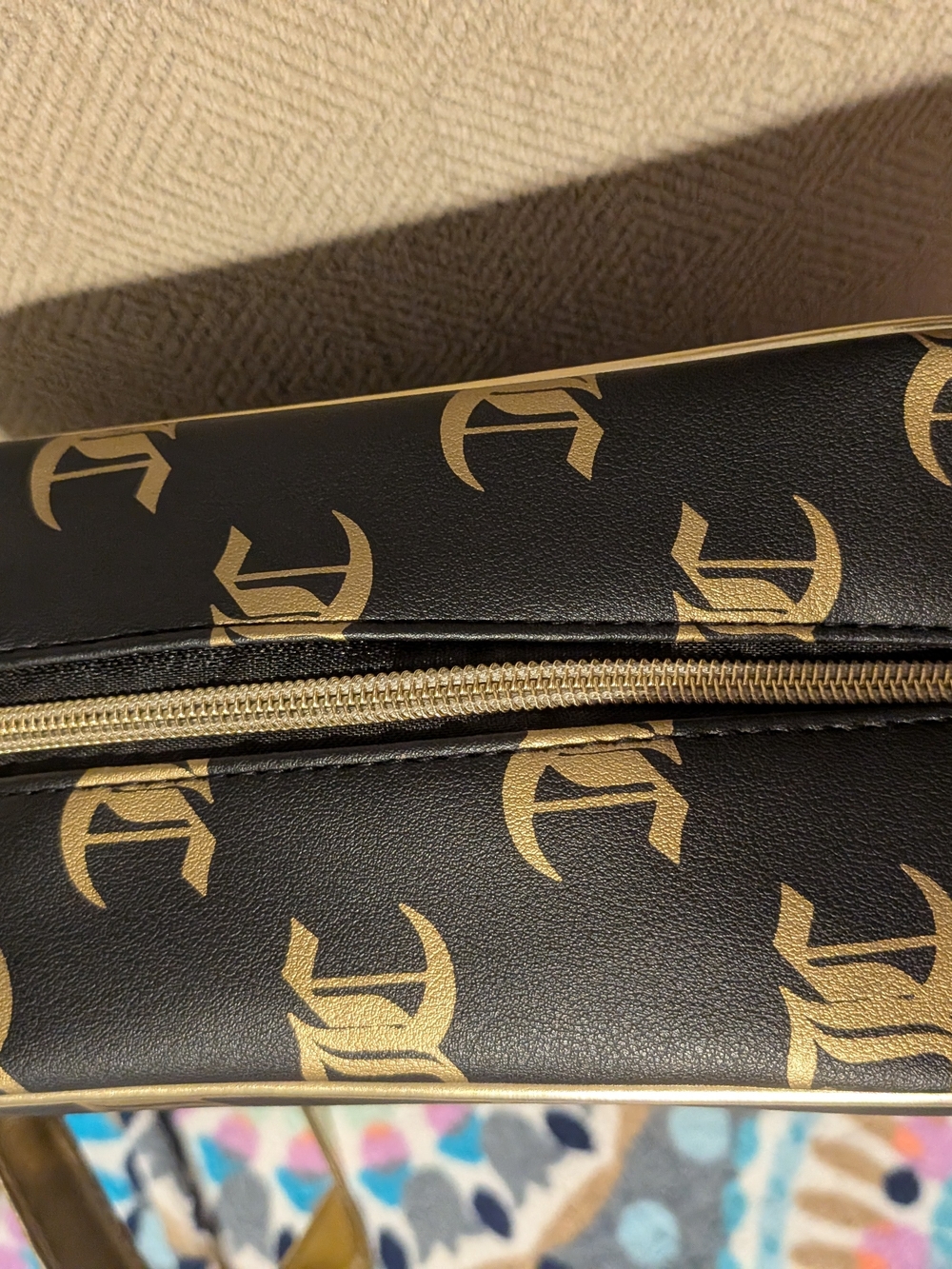 Juicy Couture Black and Gold Travel Bag - Picture 8 of 15